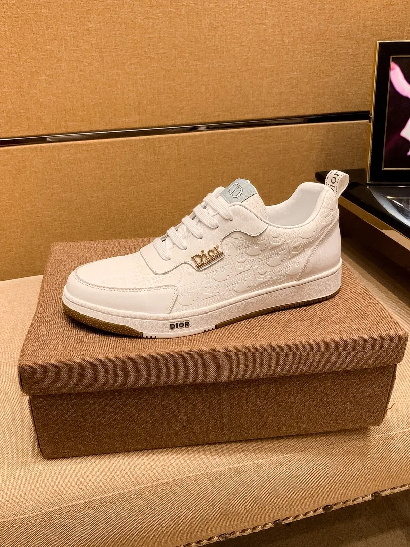 Men's shoes💰 420💰 [Dior] high-end men's shoes brand official website 1:1 latest masterpiece: the upper is made of Italian imported first-layer cowhide with a comfortable and breathable lining ➕original non-slip and wear-resistant outsole🔥, making walking more convenient and comfortable! An exclusive new model, a stunning work, a beautiful 1:1 replica [color] compared to the official quality! Create a fashionable personality to set off your uniqueness! A must-have for trendy men! Classic🔥Size: 38-44 Color: 🔥Multiple colors available🔥.